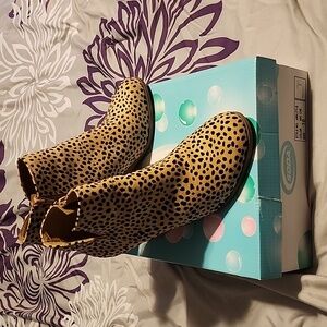 Leopard wedge booties